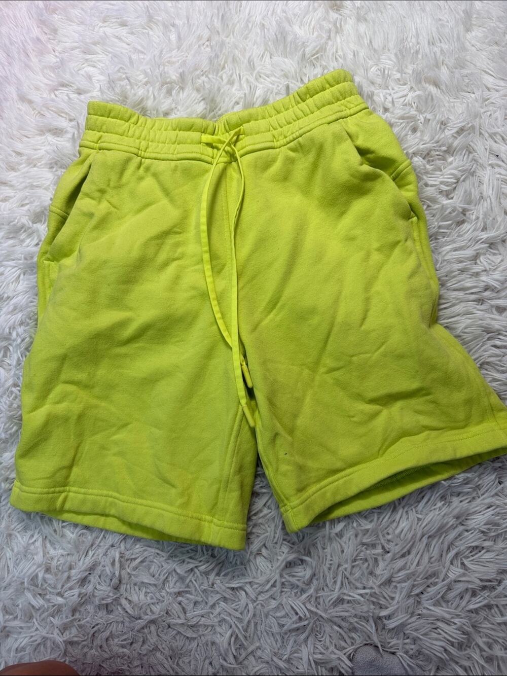Lululemon Loungeful High-Rise Short 7" Electric Lemon